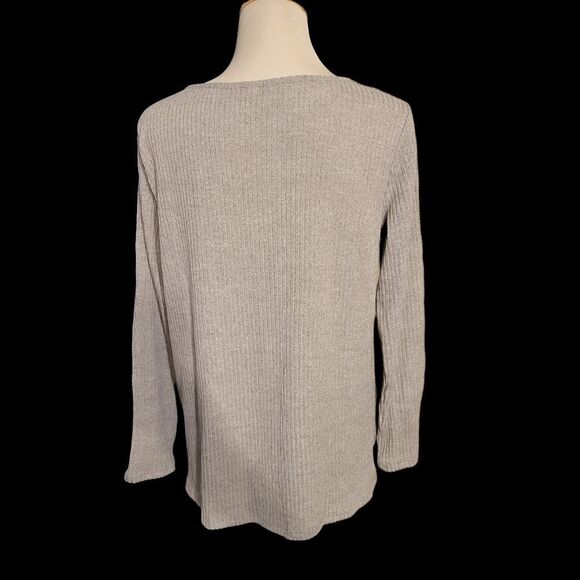 Light Grey V-Neck Caged Sweater - Picture 2 of 5